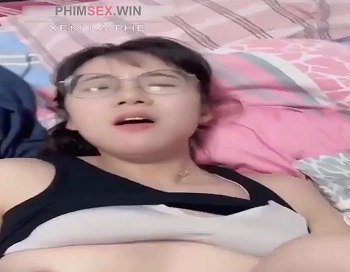 sex gay hiroya Gái xinh kính cận làm tình cực phê